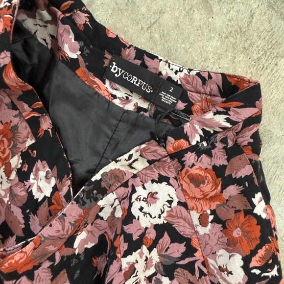 Floral Flouncy Mini Skirt - Picture 5 of 6